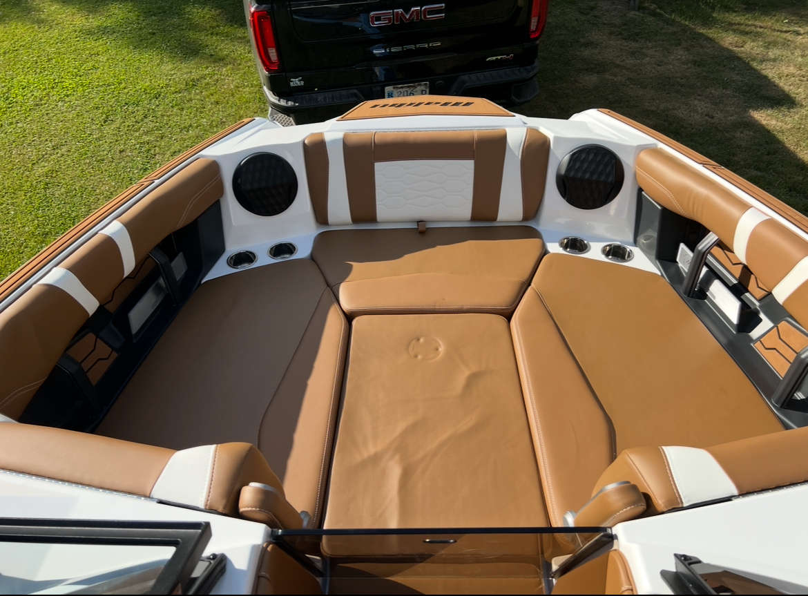 2024 MALIBU 23 MXZ  Icon
